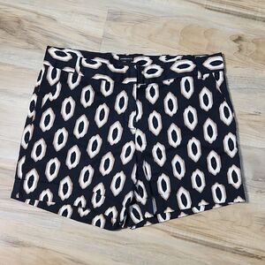 🔸️Attention Black & Cream Geo Print Contemporary Fit Shorts Size 8